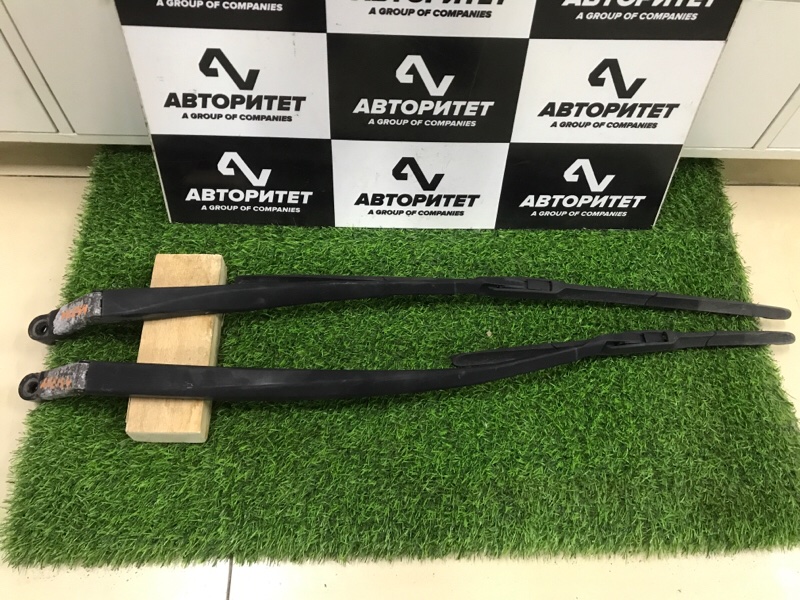 Дворник TOYOTA AURIS NZE154 2008 (б/у)