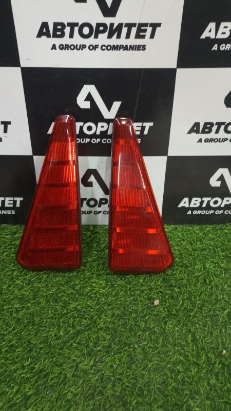 Катафот в бампер TOYOTA NOAH ZRR80 3ZRFAE 2017 задний (б/у)