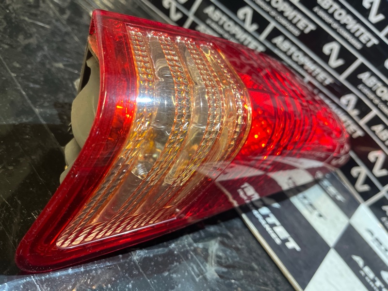 Стоп-сигнал TOYOTA OPA ZCT10 левый (б/у)