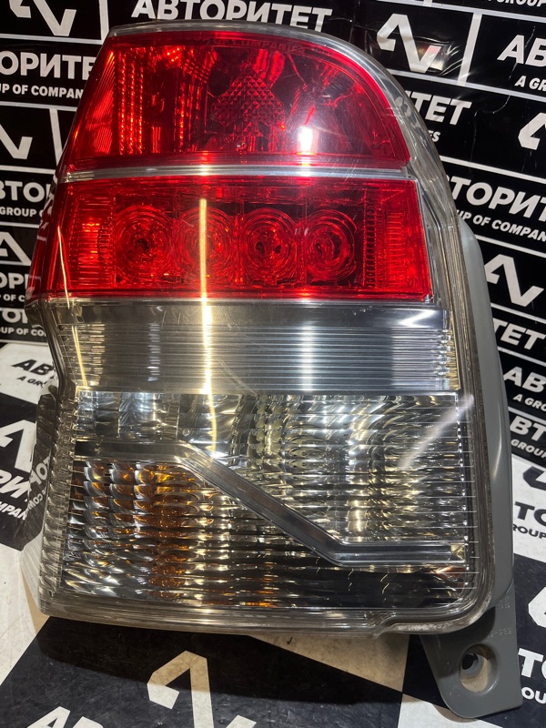 Стоп-сигнал TOYOTA SPADE NCP141 левый (б/у)