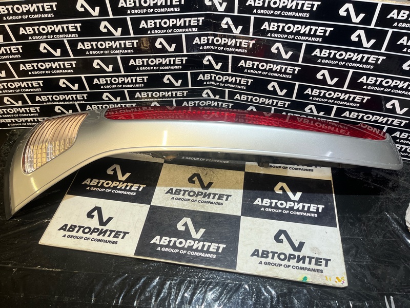 Стоп-сигнал NISSAN SERENA CC25 левый (б/у)