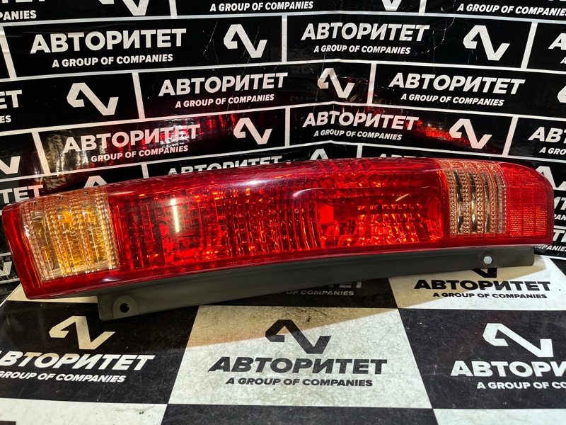 Стоп-сигнал TOYOTA OPA ZCT10 правый (б/у)