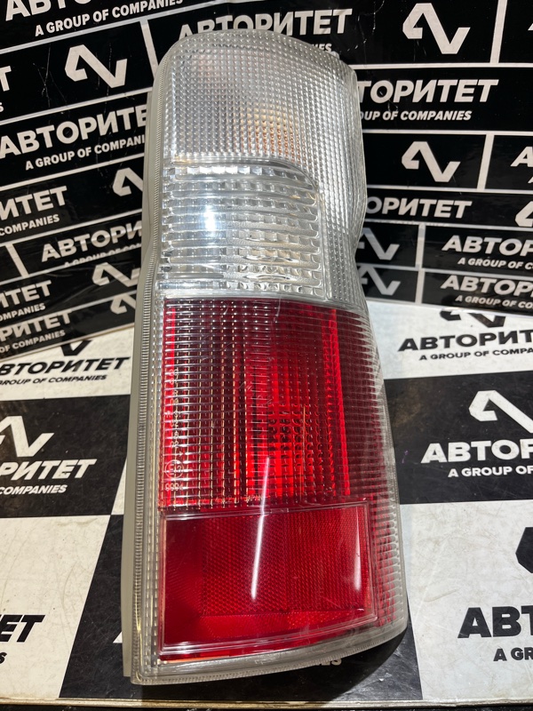 Стоп-сигнал NISSAN CARAVAN VWE25 2008 правый (б/у)