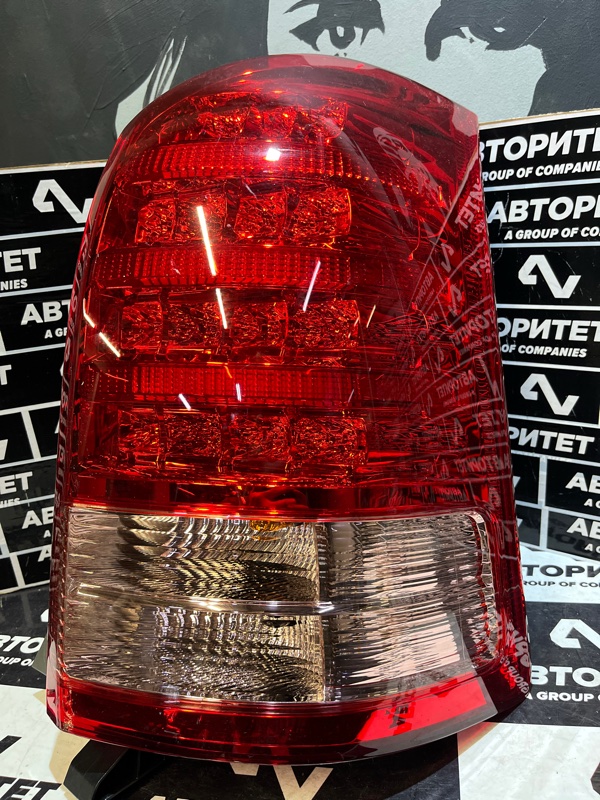 Стоп-сигнал TOYOTA WISH ZNE10 правый (б/у)