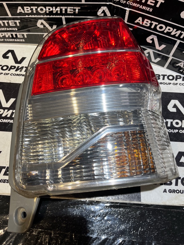 Стоп-сигнал TOYOTA SPADE NCP141 правый (б/у)