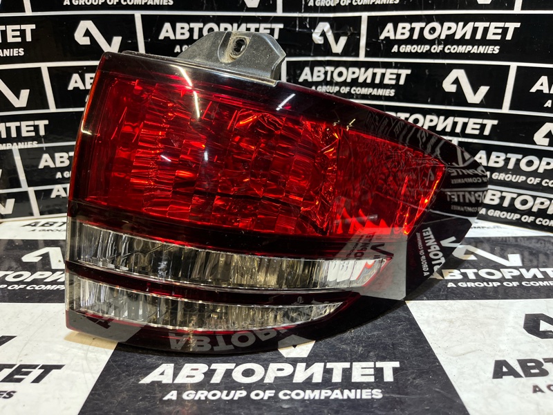 Стоп-сигнал TOYOTA ESTIMA ACR30 правый (б/у)