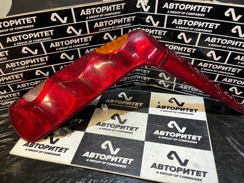 Стоп-сигнал NISSAN NOTE E11 правый (б/у)