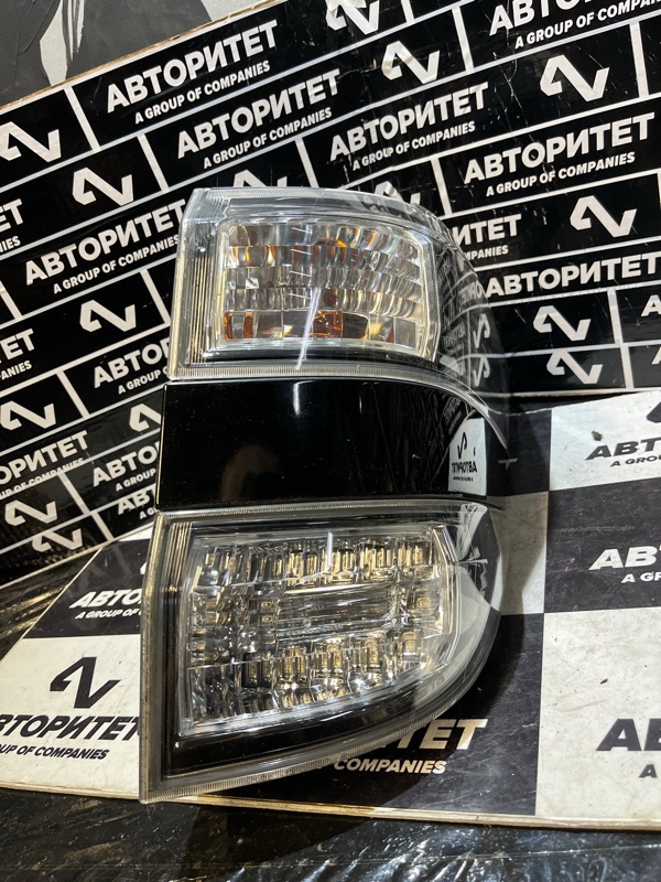 Стоп-сигнал TOYOTA VELLFIRE ANH25 правый (б/у)