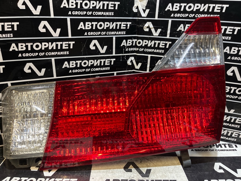 Стоп-вставка TOYOTA ALPHARD ANH10 правая (б/у)