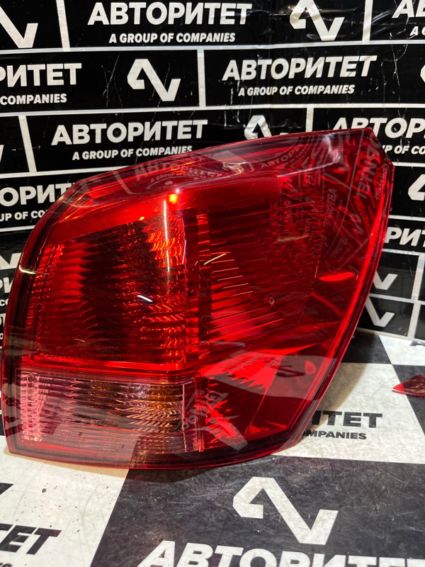 Стоп-сигнал NISSAN DUALIS NJ10 правый (б/у)