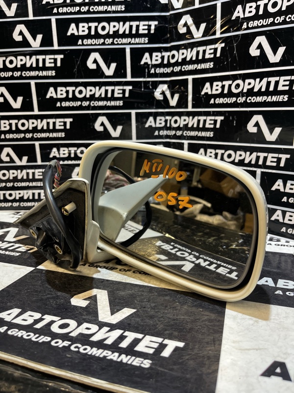 Зеркало TOYOTA MARK II GX100 правое (б/у)