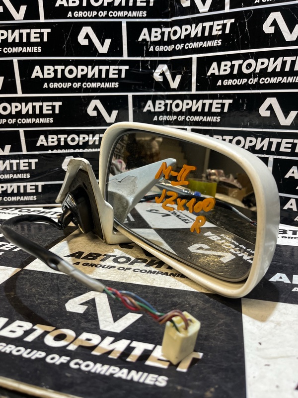 Зеркало TOYOTA MARK II GX100 правое (б/у)