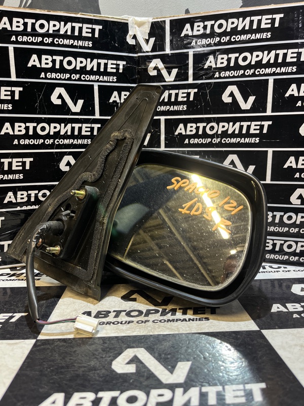 Зеркало TOYOTA COROLLA SPACIO NZE121 правое (б/у)