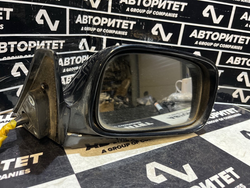 Зеркало TOYOTA MARK II JZX100 правое (б/у)