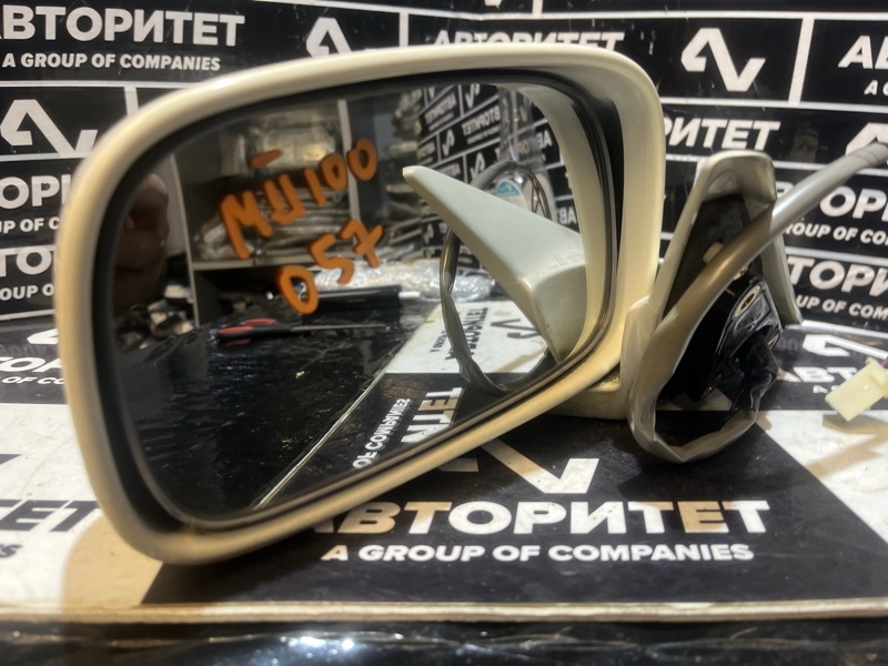 Зеркало TOYOTA MARK II JZX100 левое (б/у)