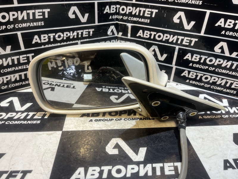 Зеркало TOYOTA MARK II JZX100 левое (б/у)