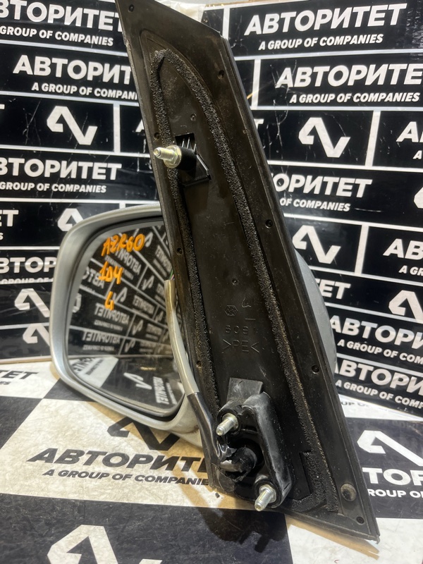 Зеркало TOYOTA NOAH AZR60 левое (б/у)