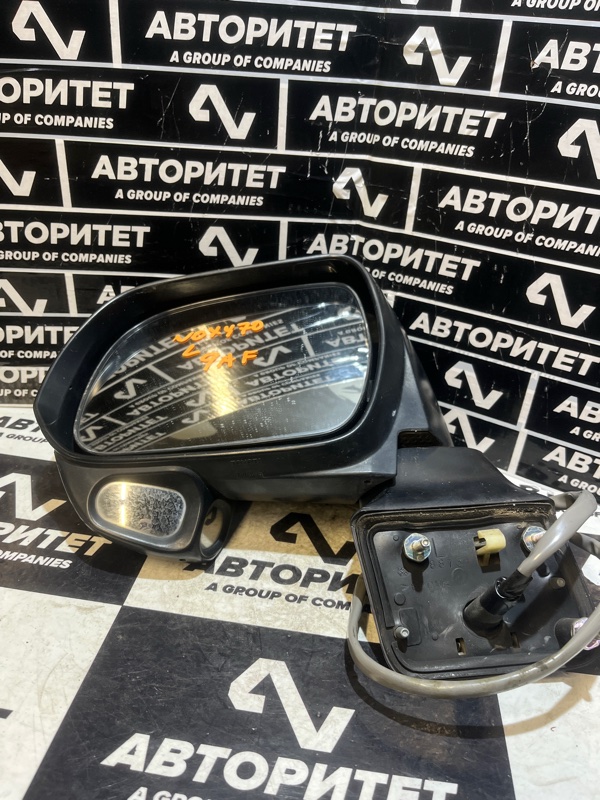Зеркало TOYOTA VOXY ZRR70 левое (б/у)