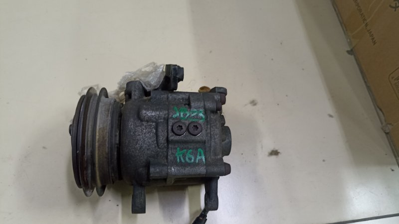 Компрессор кондиционера SUZUKI JIMNY JB23W K6AT 2002 (б/у)
