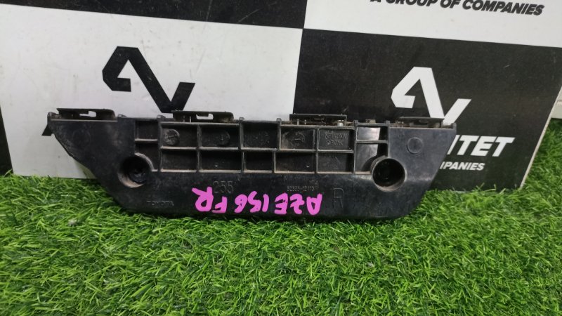 Крепление бампера TOYOTA BLADE AZE156 2AZFE 2007 переднее правое (б/у)