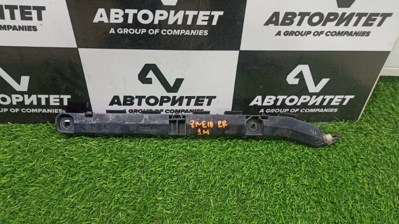 Крепление бампера TOYOTA WISH ZNE10 1ZZFE 2004 заднее правое (б/у)
