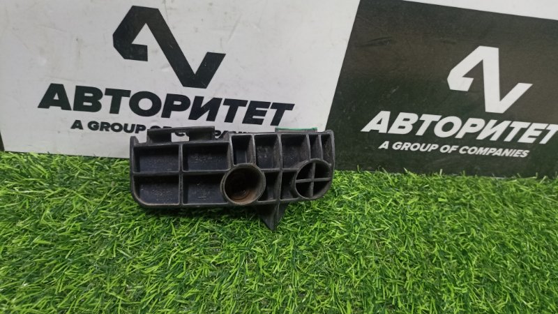 Крепление бампера TOYOTA AURIS NZE154 1NZFE 2007 заднее левое (б/у)
