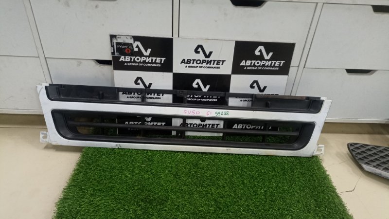 Решетка радиатора MITSUBISHI FUSO FK61 6M61 (б/у)
