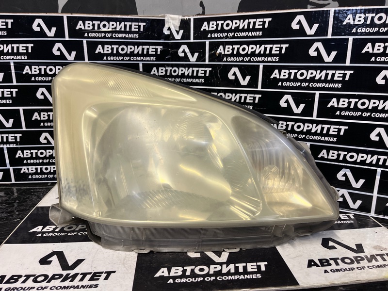 Фара TOYOTA PREMIO ZZT240 правая (б/у)