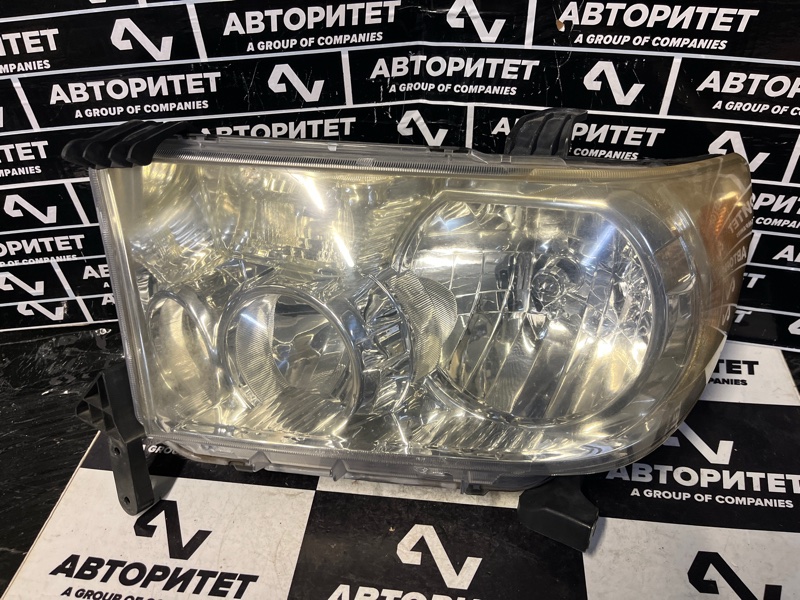 Фара TOYOTA TUNDRA USK56 левая (б/у)