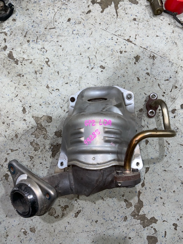 Коллектор выпускной HONDA FIT SHUTTLE GP2 LDA (б/у)