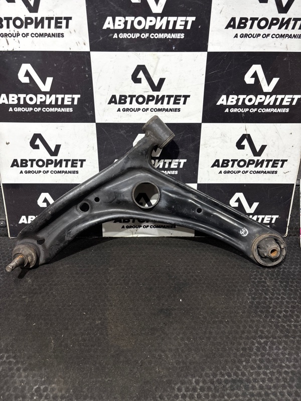 Рычаг TOYOTA SUCCEED NCP51 1NZFE передний левый (б/у)