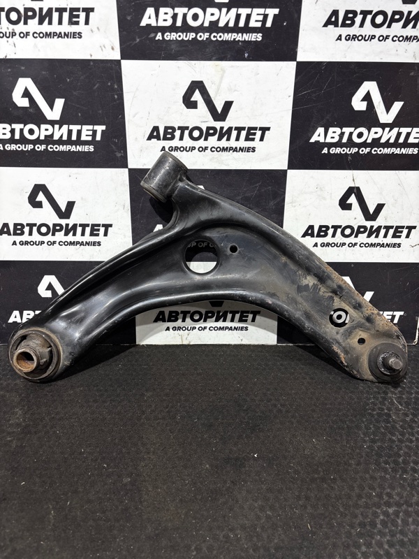 Рычаг TOYOTA VITZ KSP90 1KRFE передний правый (б/у)