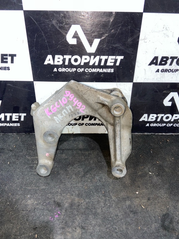 Кронштейн подушки ДВС TOYOTA PASSO KGC10 1KRFE (б/у)