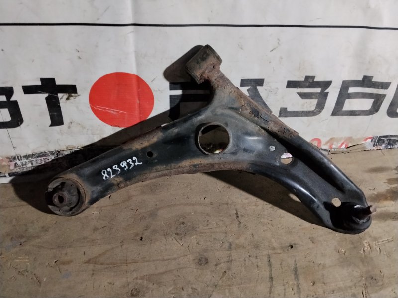 Рычаг TOYOTA SUCCEED NCP51 1NZFE 2010 передний правый (б/у)