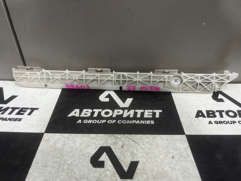 Крепление бампера TOYOTA ESTIMA ACR50 заднее правое (б/у)