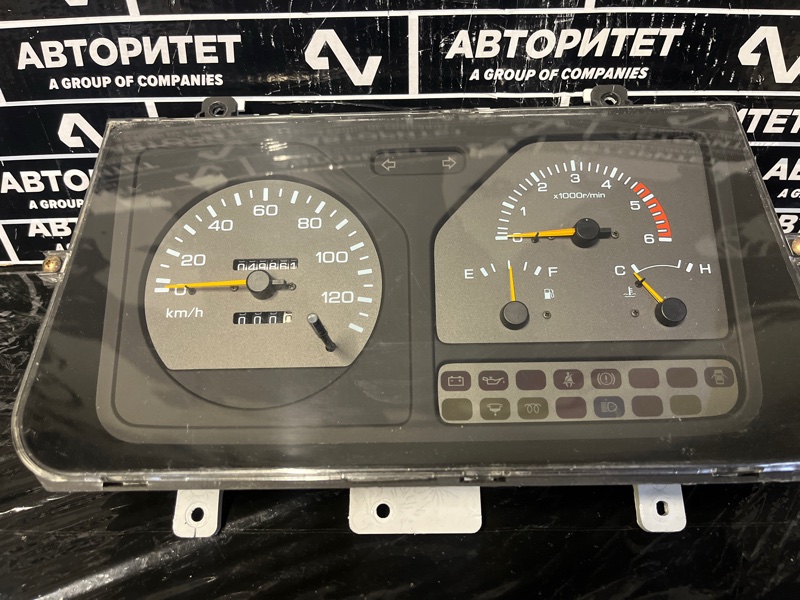 Панель приборов NISSAN ATLAS R8F23 (б/у)