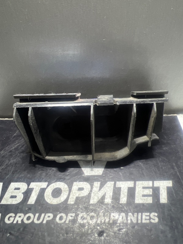 Крепление бампера TOYOTA ALLEX NZE121 заднее правое (б/у)