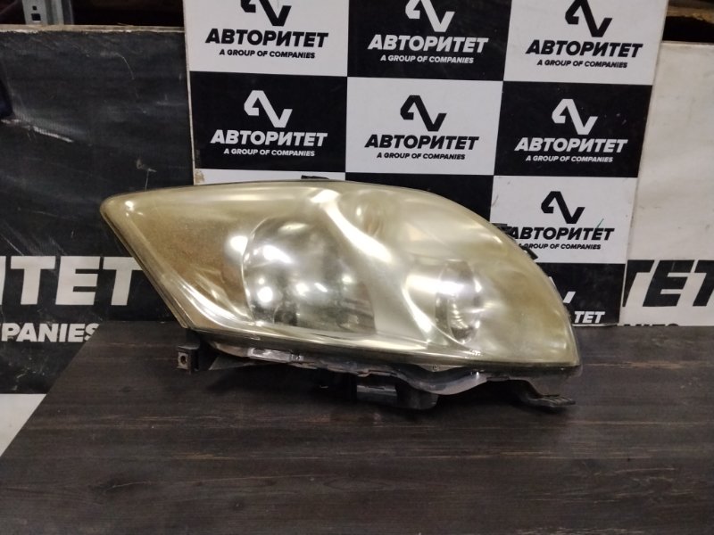 Фара TOYOTA AURIS NZE154 1NZFE 2007 правая (б/у)