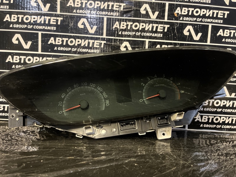 Панель приборов TOYOTA RACTIS SCP100 (б/у)