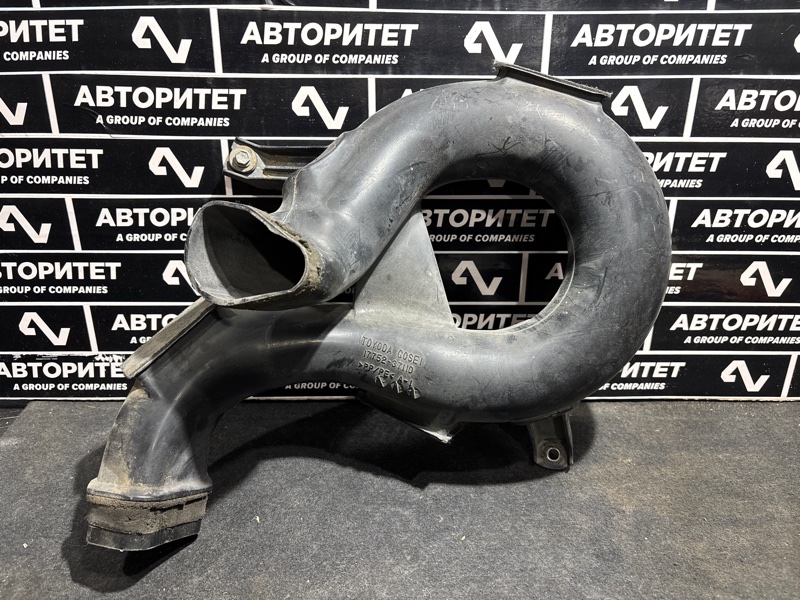 Воздухозаборник TOYOTA VOXY ZRR70 3ZRFE (б/у)