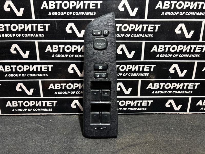 Блок управления стеклоподъемниками TOYOTA VOXY ZRR70 3ZRFAE передний правый (б/у)