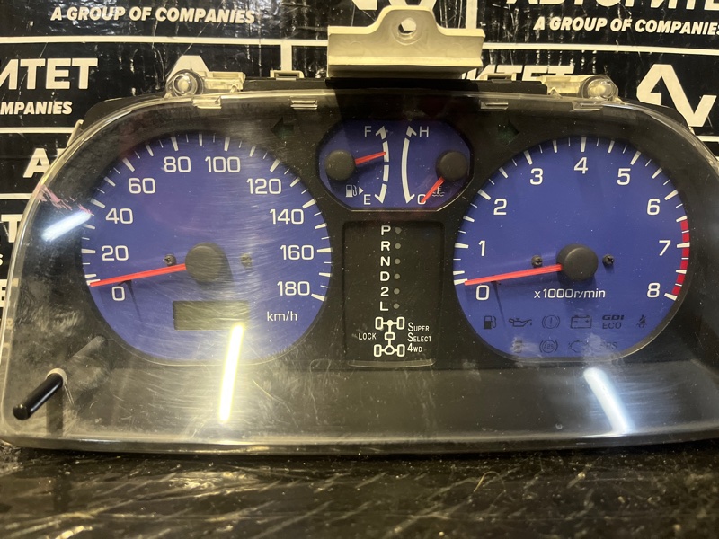 Панель приборов MITSUBISHI PAJERO IO H66W 4G93 (б/у)