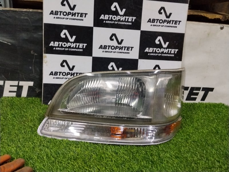 Фара TOYOTA HIACE KZH116 1KZTE 1998 левая (б/у)