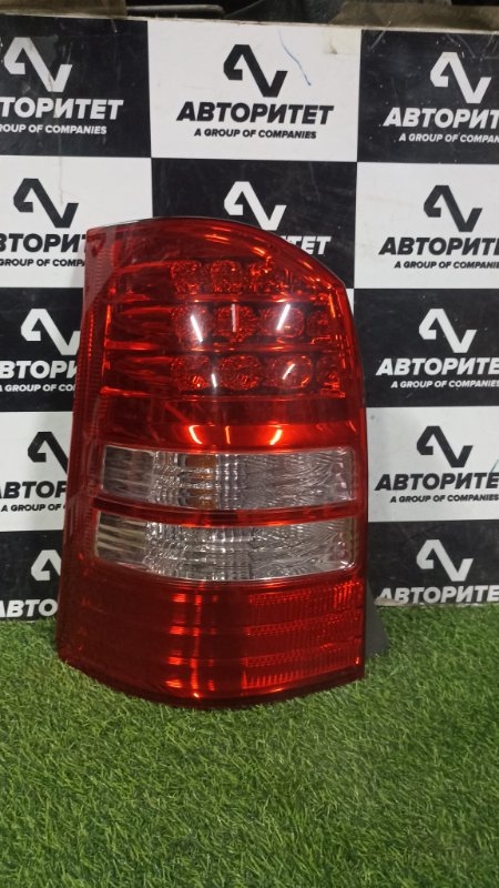 Стоп-сигнал TOYOTA WISH ZNE10 1ZZFE 2004 левый (б/у)