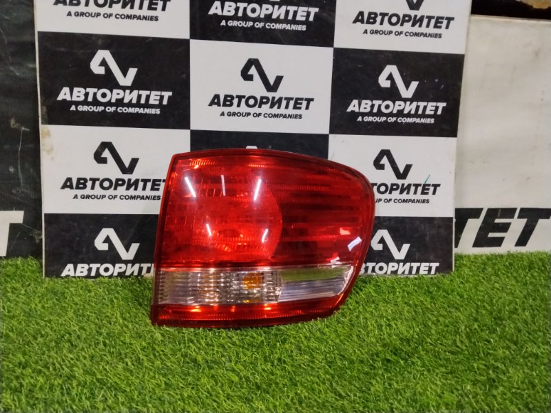 Стоп-сигнал TOYOTA IPSUM ACM21W 2AZFE 2001 правый (б/у)