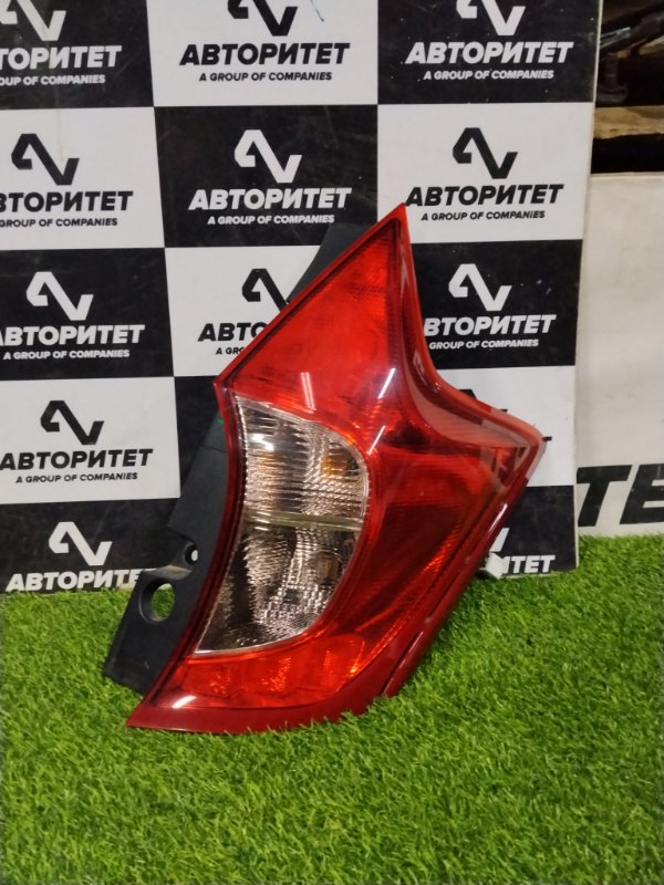 Стоп-сигнал NISSAN NOTE E12 HR12DE 2015 правый (б/у)