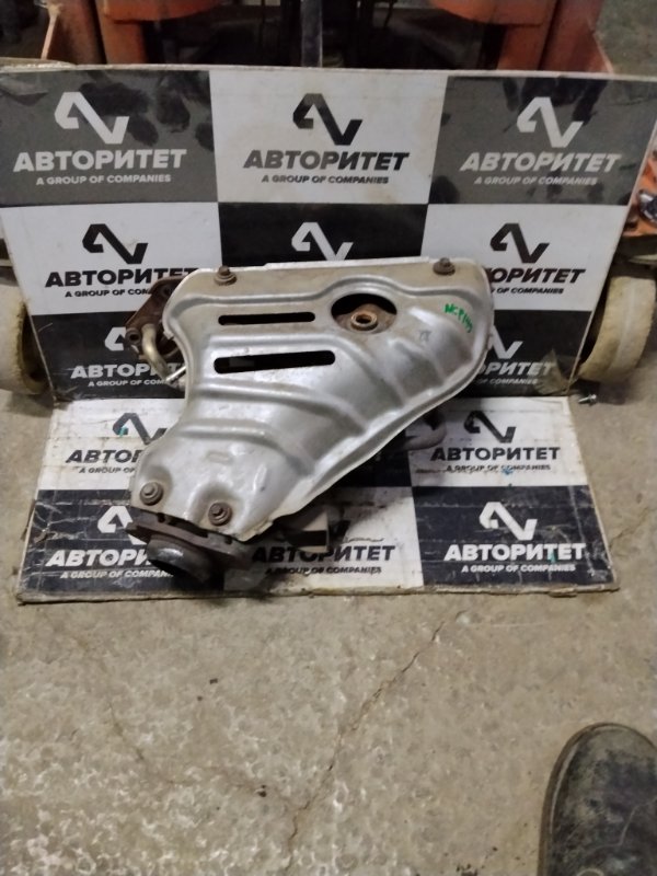 Коллектор выпускной TOYOTA SPADE NCP145 1NZFE 2012 (б/у)