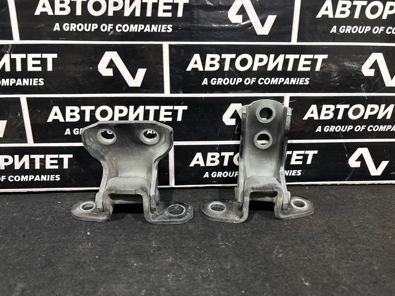 Петля дверная TOYOTA CAMRY ACV40 2AZFE передняя левая (б/у)