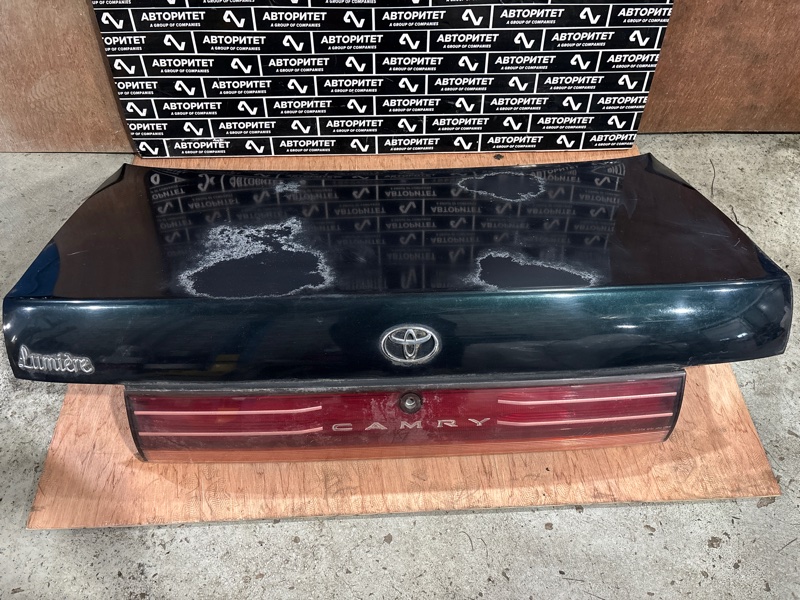 Крышка багажника TOYOTA CAMRY SV30 (б/у)