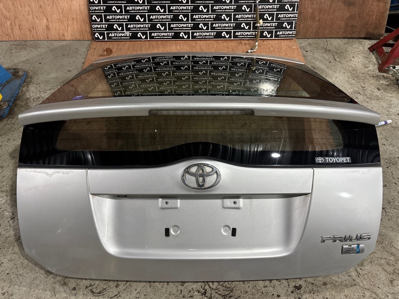 Крышка багажника TOYOTA PRIUS NHW20 (б/у)